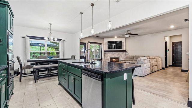4304 SW Plumley Avenue, Bentonville, AR 72713