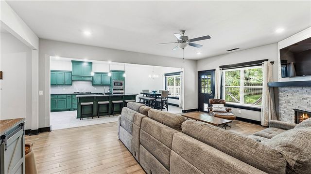 4304 SW Plumley Avenue, Bentonville, AR 72713