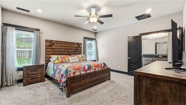 4304 SW Plumley Avenue, Bentonville, AR 72713