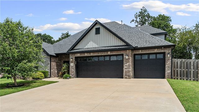 4304 SW Plumley Avenue, Bentonville, AR 72713