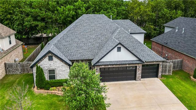 4304 SW Plumley Avenue, Bentonville, AR 72713