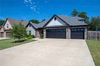 4304 SW Plumley Avenue, Bentonville, AR 72713