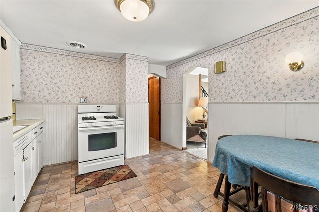 24 Greymont Avenue, West Seneca, NY 14224