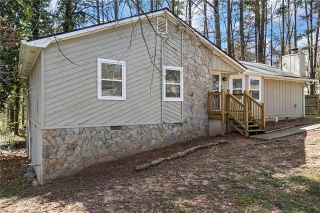 2493 Cherie Glen Road, Snellville, GA 30039