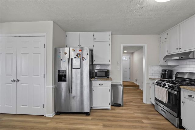 2493 Cherie Glen Road, Snellville, GA 30039