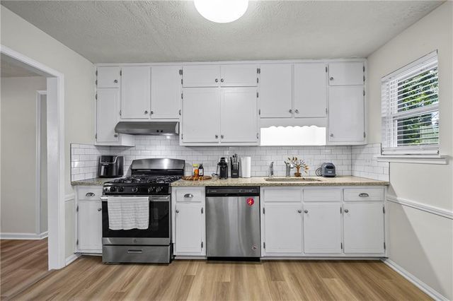 2493 Cherie Glen Road, Snellville, GA 30039