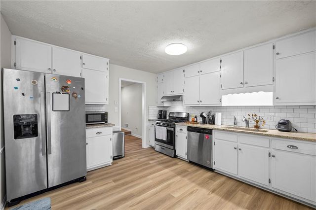 2493 Cherie Glen Road, Snellville, GA 30039