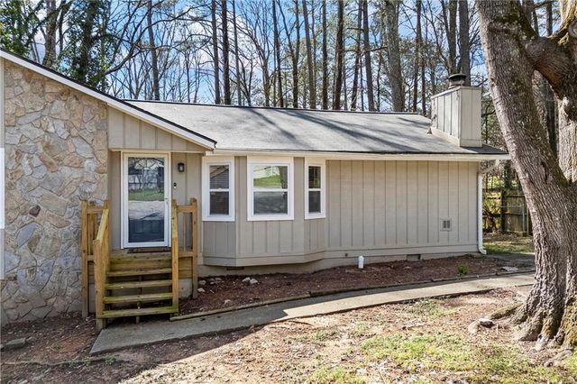 2493 Cherie Glen Road, Snellville, GA 30039