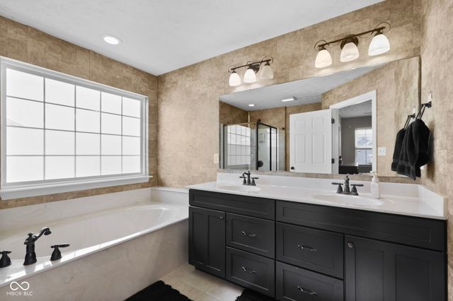 13815 N Honey Creek Drive, Camby, IN 46113