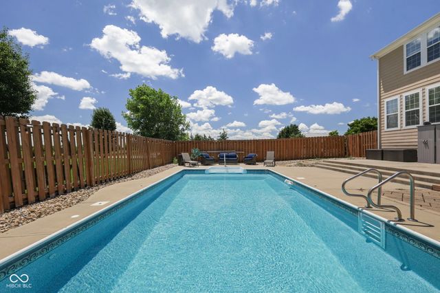 13815 N Honey Creek Drive, Camby, IN 46113