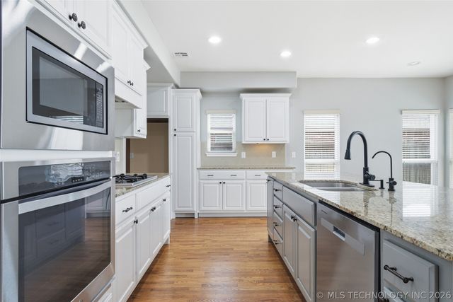 3309 W Knoxville Street W, Broken Arrow, OK 74012