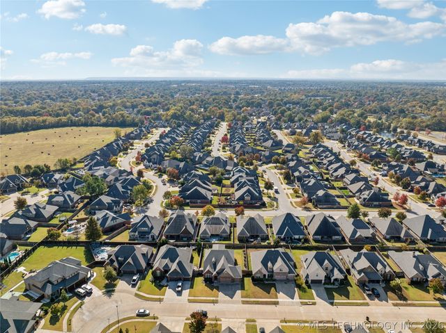 3309 W Knoxville Street W, Broken Arrow, OK 74012