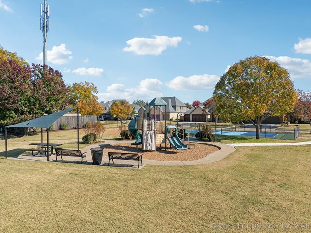 3309 W Knoxville Street W, Broken Arrow, OK 74012