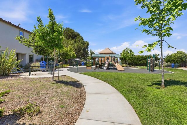 551 Gabriele Court, Hollister, CA 95023