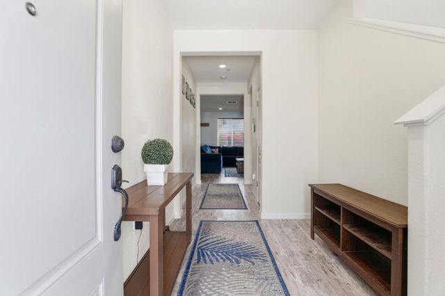 551 Gabriele Court, Hollister, CA 95023