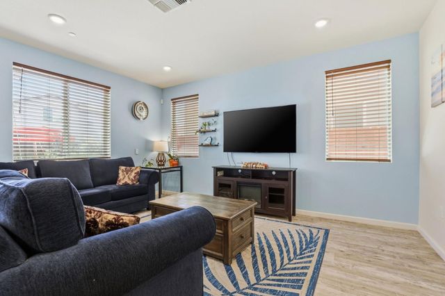 551 Gabriele Court, Hollister, CA 95023