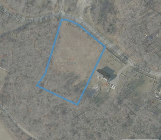 8 Strawberry Ln, Westport, MA 02790