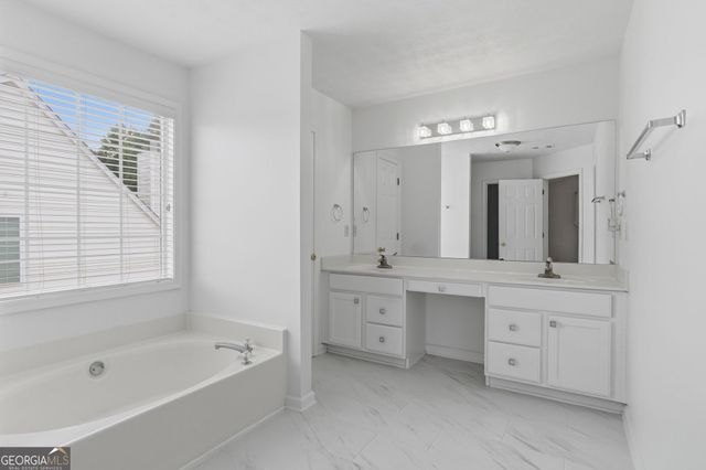 2123 Beacon Crest Drive, Buford, GA 30519