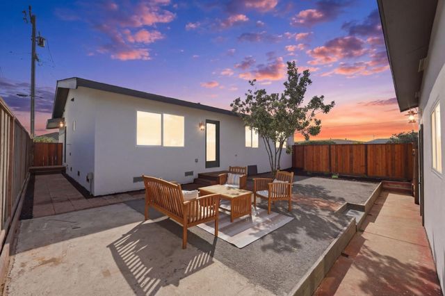 125 Shell Street, Pacifica, CA 94044