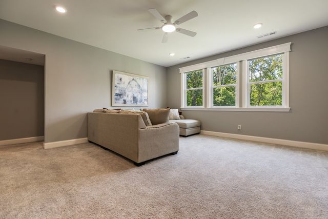 7156 Triple Crown Ln, Fairview, TN 37062