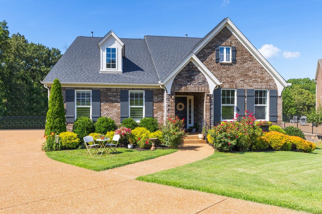 7156 Triple Crown Ln, Fairview, TN 37062