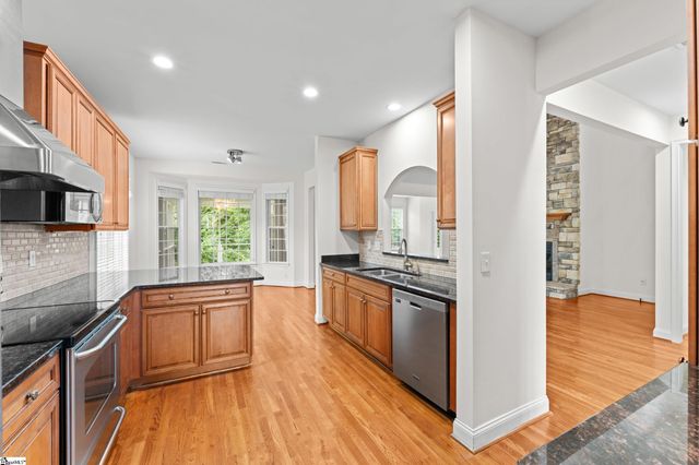 6 Aldgate Way, Greer, SC 29650
