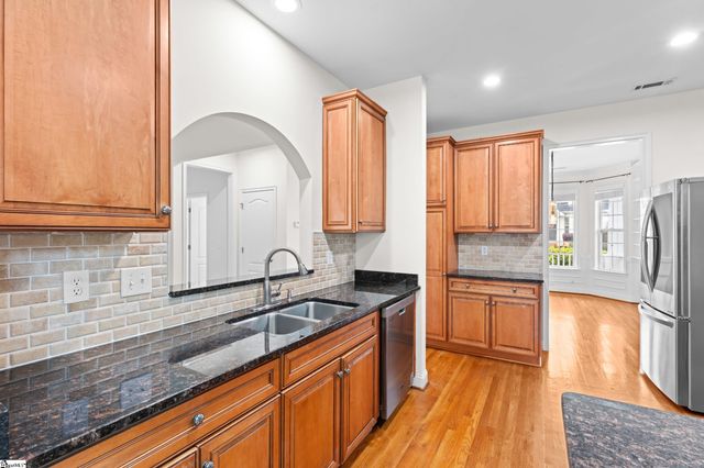 6 Aldgate Way, Greer, SC 29650