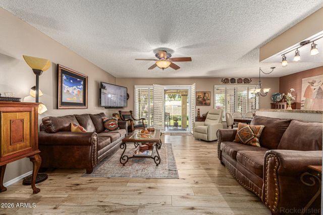 19122 N 98th Lane, Peoria, AZ 85382