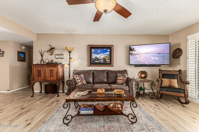 19122 N 98th Lane, Peoria, AZ 85382