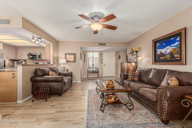 19122 N 98th Lane, Peoria, AZ 85382