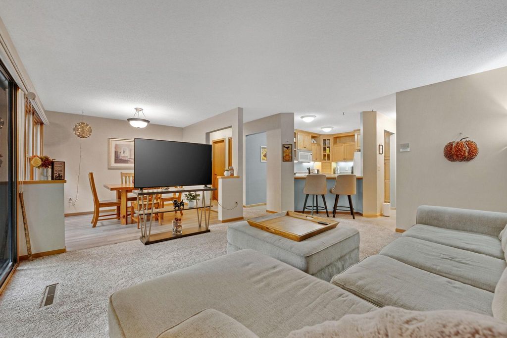 15805 26th Avenue N B, Plymouth, MN 55447 — photo 2