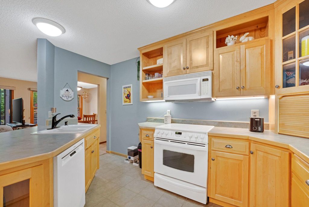 15805 26th Avenue N B, Plymouth, MN 55447 — photo 5