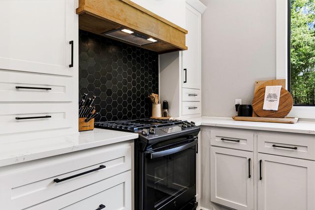 22797 Sharp Road, Montgomery, TX 77356