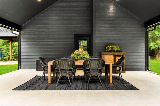 22797 Sharp Road, Montgomery, TX 77356