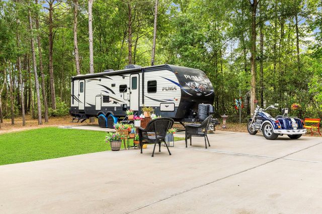 22797 Sharp Road, Montgomery, TX 77356