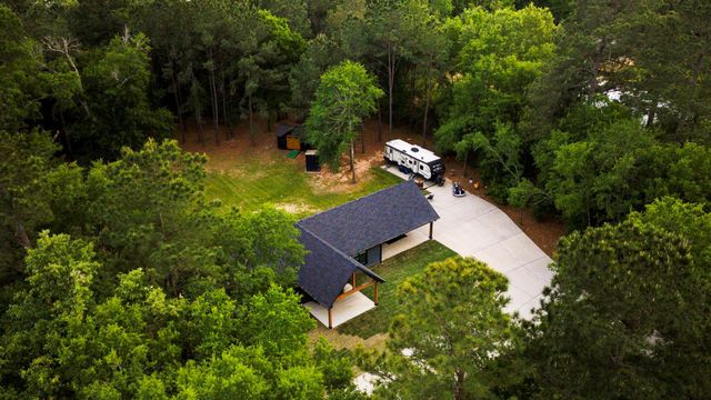 22797 Sharp Road, Montgomery, TX 77356