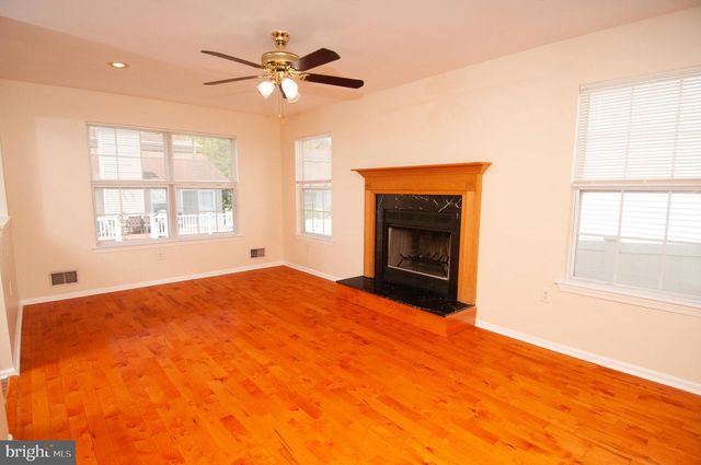 17 YORKSHIRE VILLAGE, Lawrence Township, NJ 08648