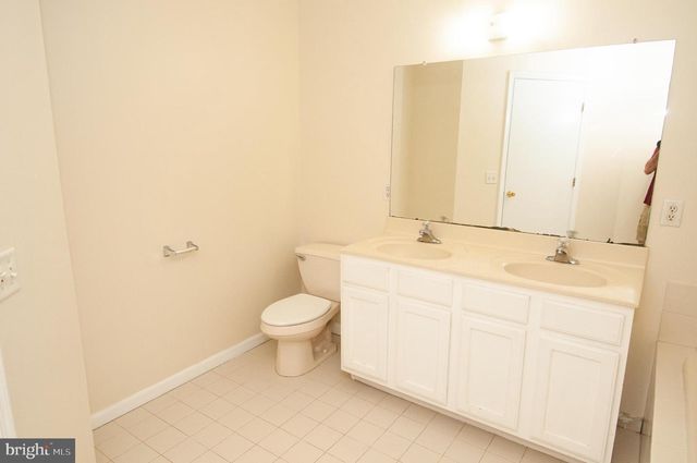 17 YORKSHIRE VILLAGE, Lawrence Township, NJ 08648