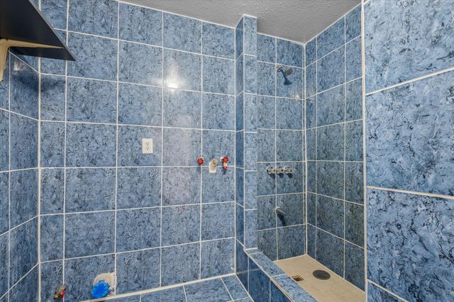 2701 Almendares Avenue, Pasadena, TX 77506
