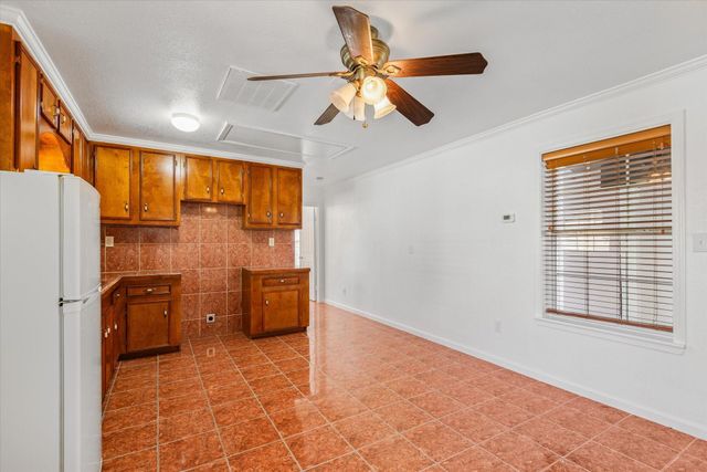 2701 Almendares Avenue, Pasadena, TX 77506
