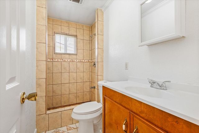 2701 Almendares Avenue, Pasadena, TX 77506