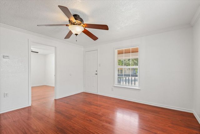 2701 Almendares Avenue, Pasadena, TX 77506