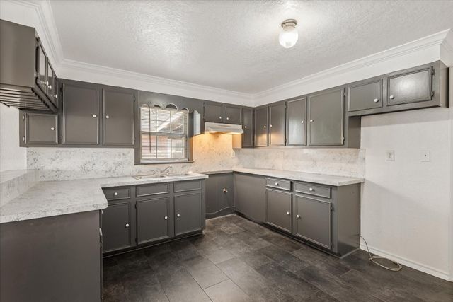 2701 Almendares Avenue, Pasadena, TX 77506