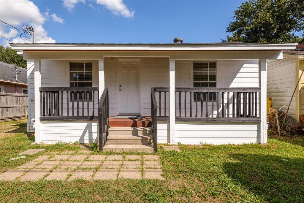 2701 Almendares Avenue, Pasadena, TX 77506