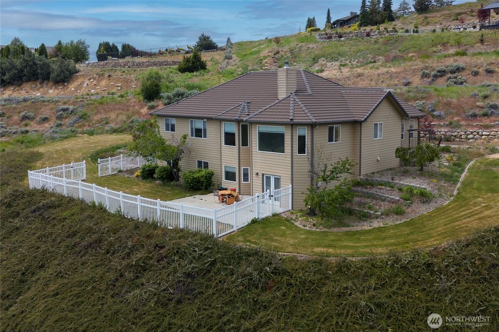 1093 Rue Jolie, Wenatchee, WA 98801