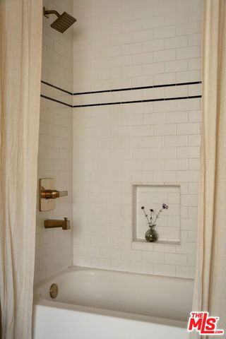 2122 W 29th Street, Los Angeles, CA 90018