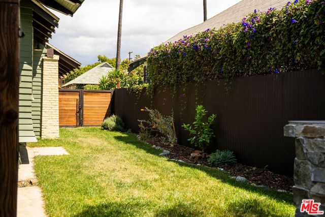 2122 W 29th Street, Los Angeles, CA 90018