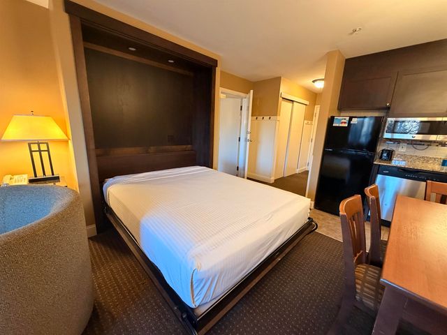 204 206 Qtr 2 Grand Summit Way 204 206 Qtr 2, Dover, VT 05356