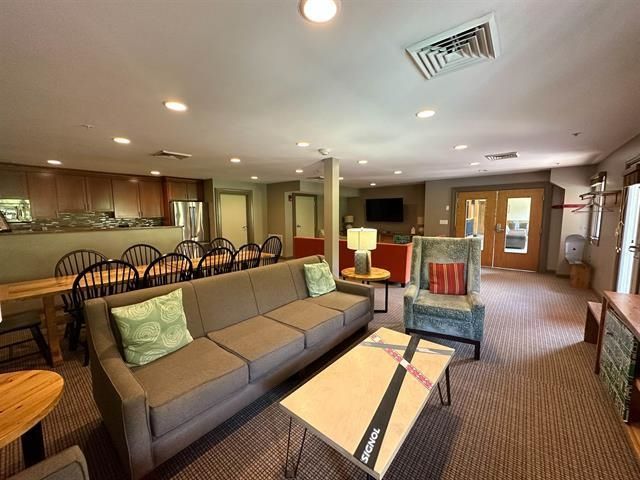 204 206 Qtr 2 Grand Summit Way 204 206 Qtr 2, Dover, VT 05356