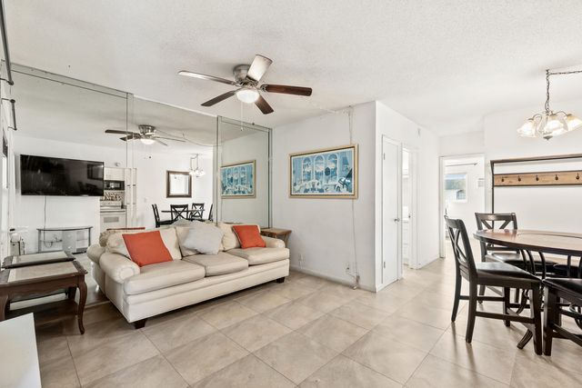 1021 NE 24th Avenue 12, Pompano Beach, FL 33062